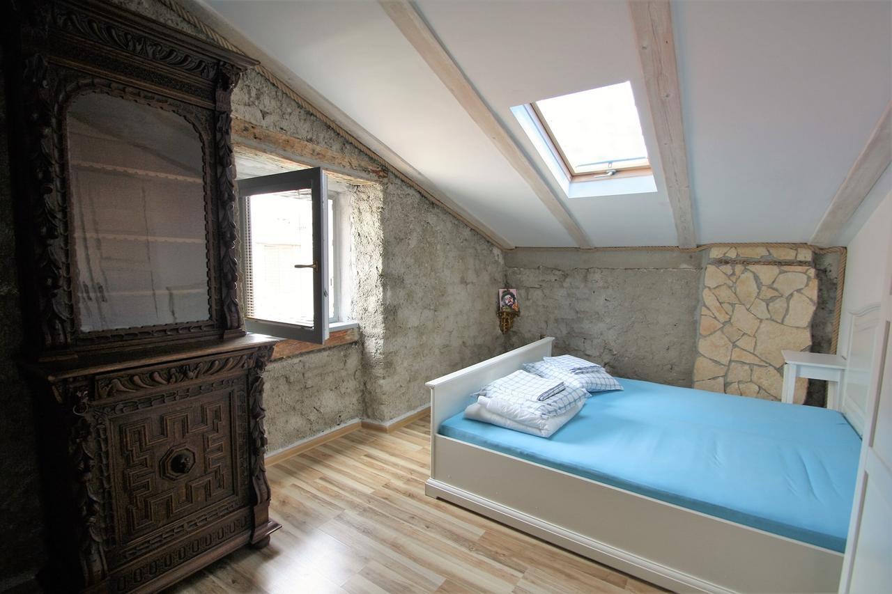 Apartman Kolenicka 2 *